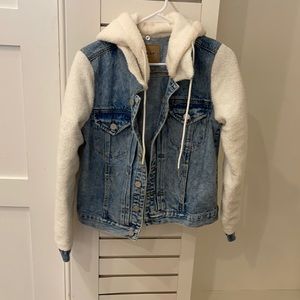 Jean jacket with Sherpa. BlankNYC brand.